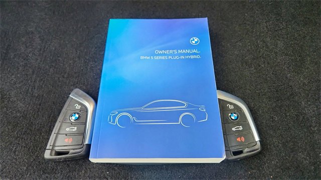 Used 2023 BMW 530e xDrive w/ Premium Package image 63