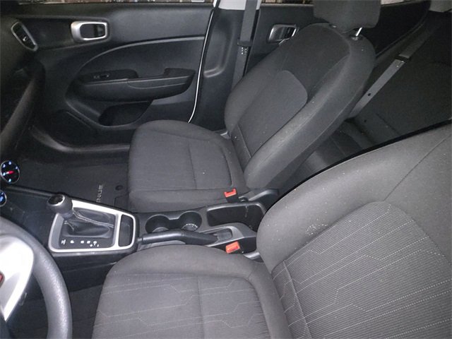 Used 2020 Hyundai Venue SE image 19