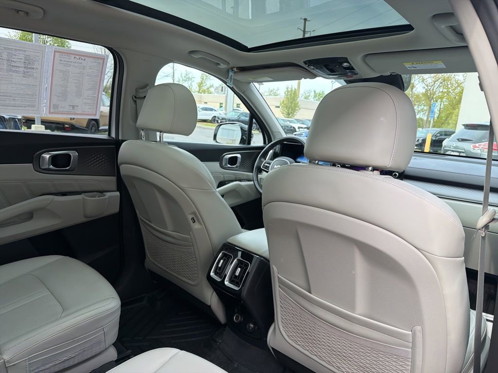 Certified 2023 Kia Sorento SX AWD/4WD image 14