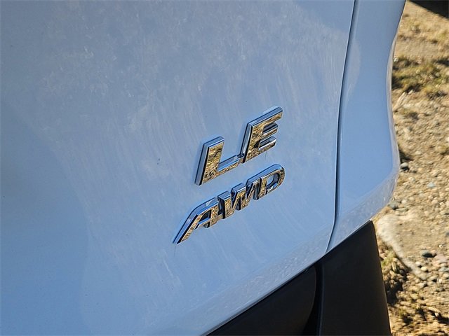 Used 2022 Toyota RAV4 LE image 12