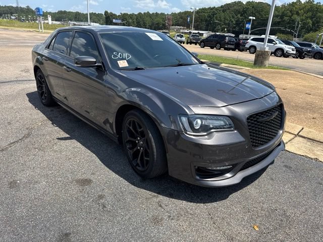 Used 2017 Chrysler 300 S w/ 300S Premium Group RWD image 4