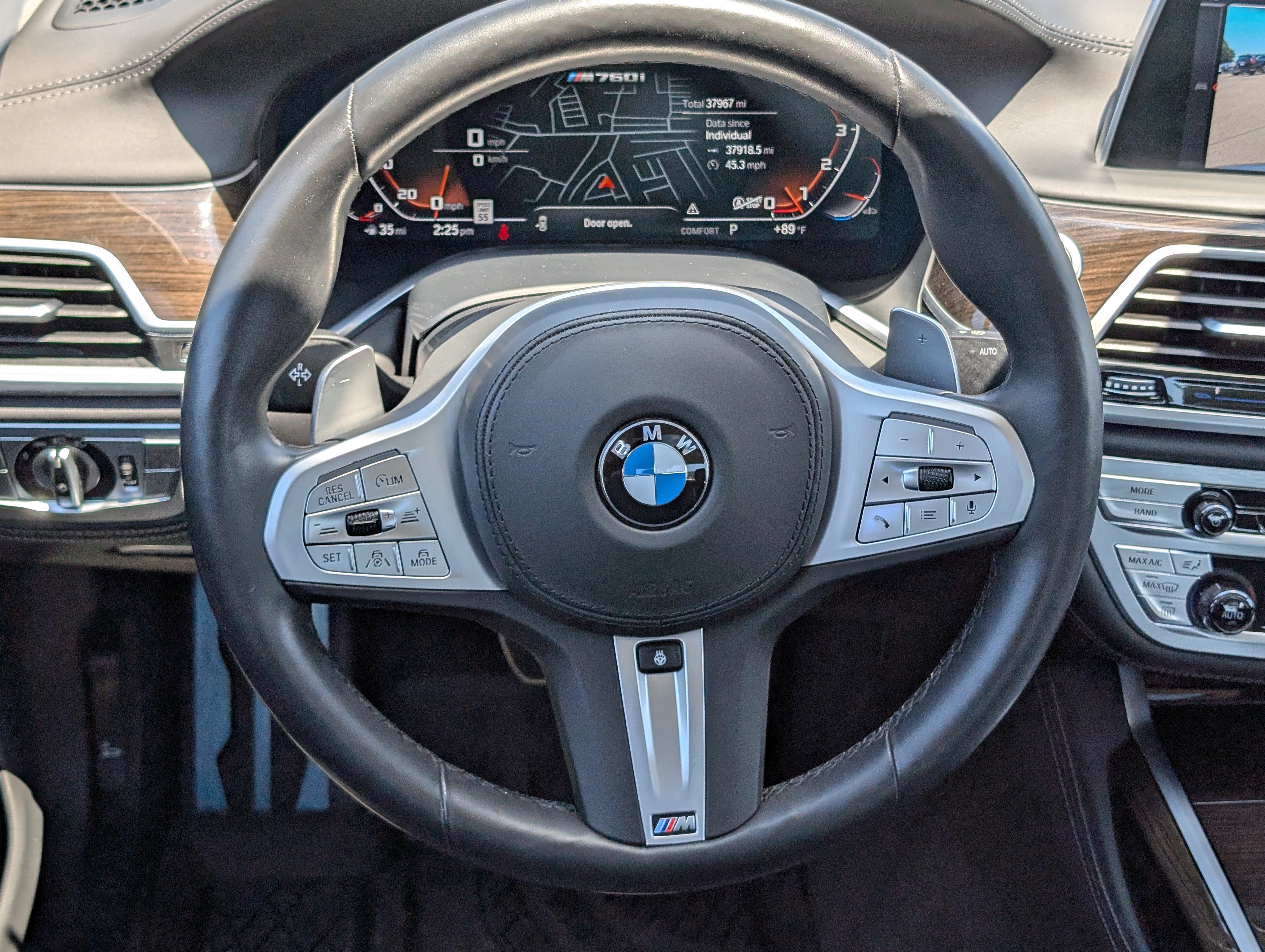 Used 2022 BMW M760i xDrive w/ Luxury Rear Seating Package AWD/4WD image 12