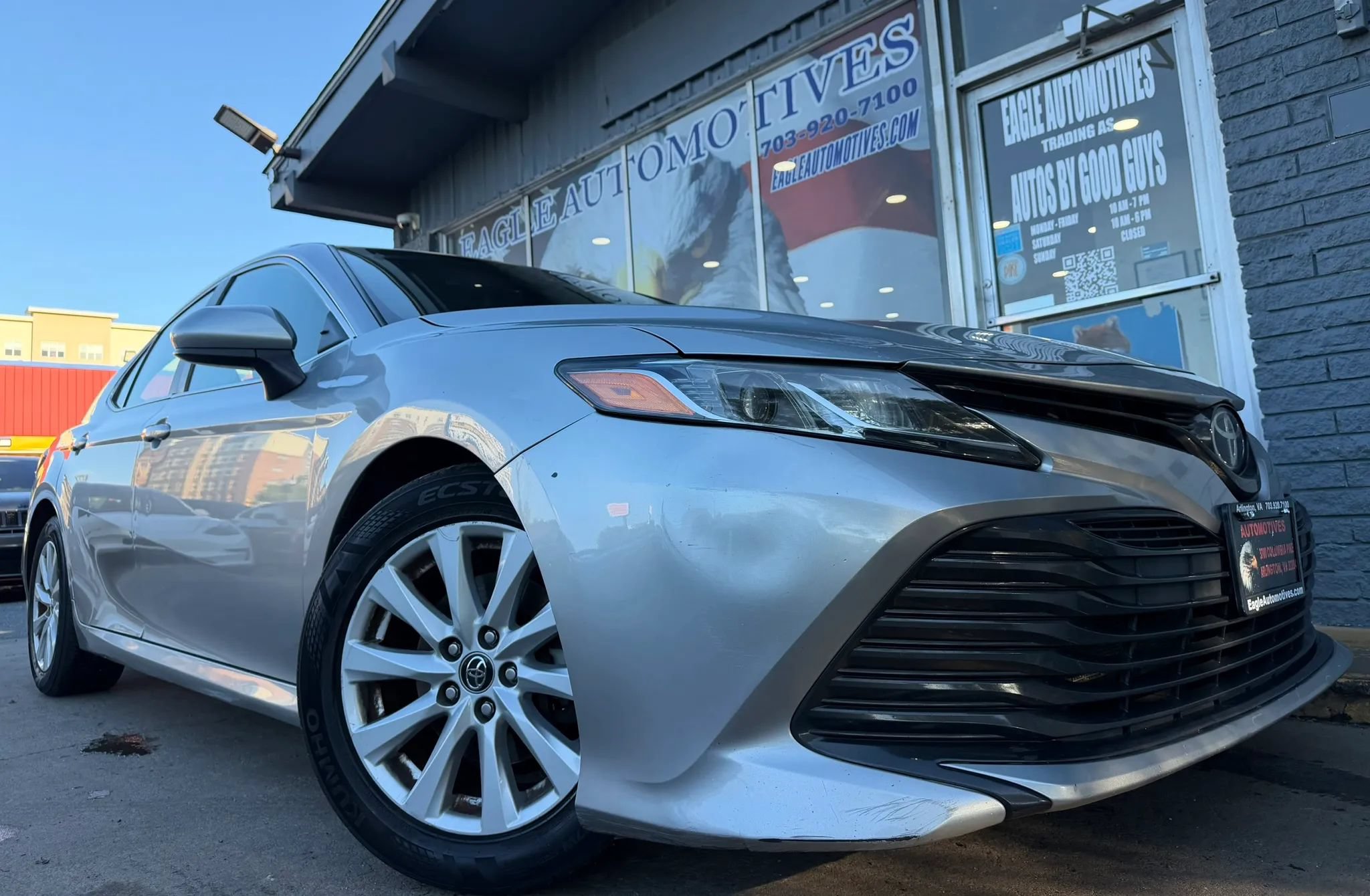 Used 2018 Toyota Camry LE FWD image 1