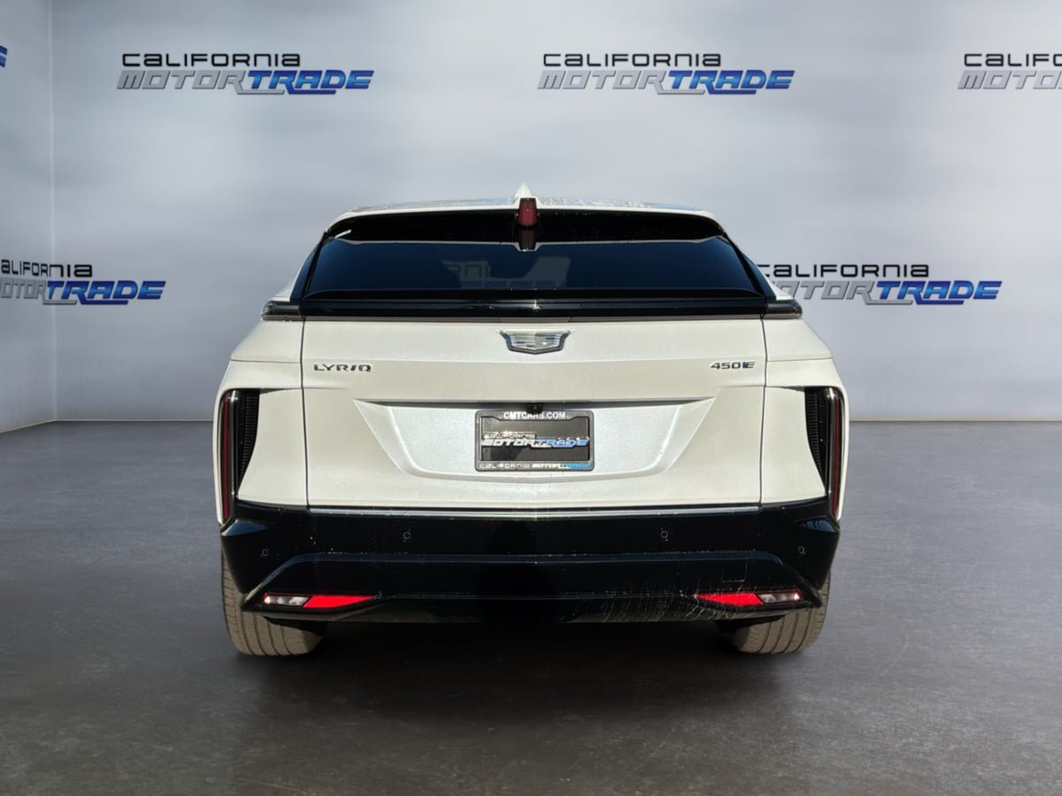 Used 2024 Cadillac Lyriq Tech RWD image 6