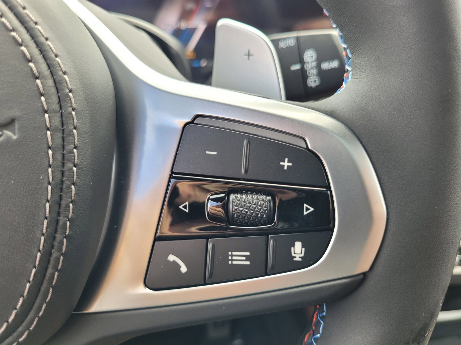 New 2026 BMW X7 M60i image 28