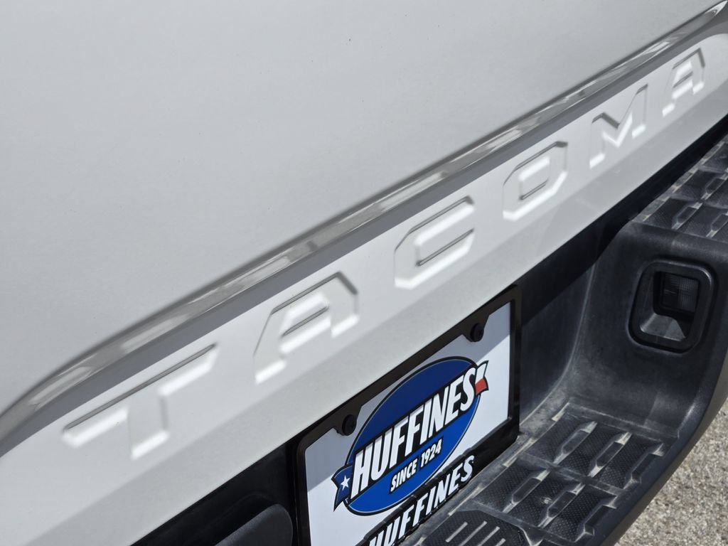 Used 2022 Toyota Tacoma SR RWD image 10