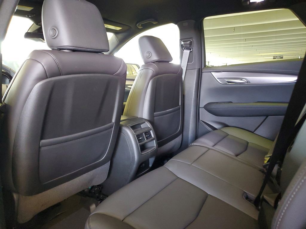 New 2025 Cadillac XT5 Luxury image 10