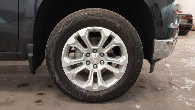 Used 2023 Chevrolet Silverado 1500 LTZ w/ LTZ Premium Package AWD/4WD image 38