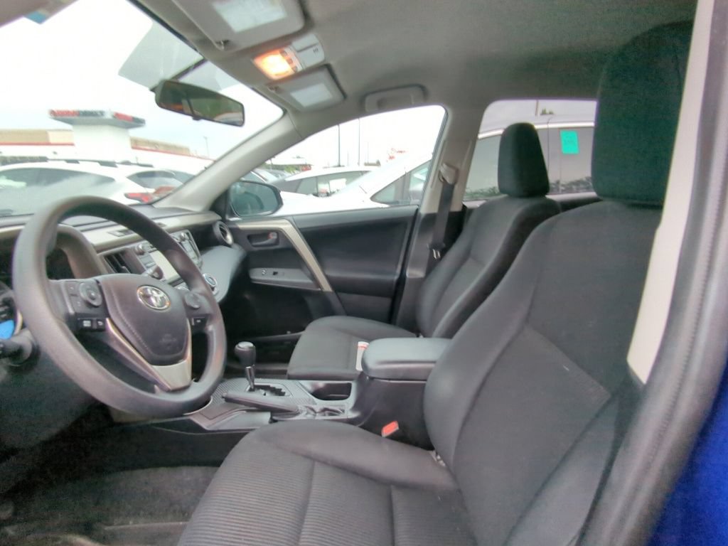 Used 2015 Toyota RAV4 LE AWD/4WD image 6