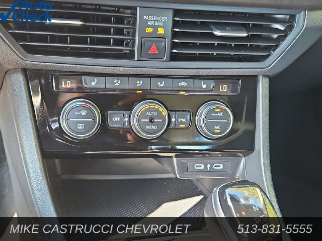 Used 2024 Volkswagen Jetta SE FWD image 18