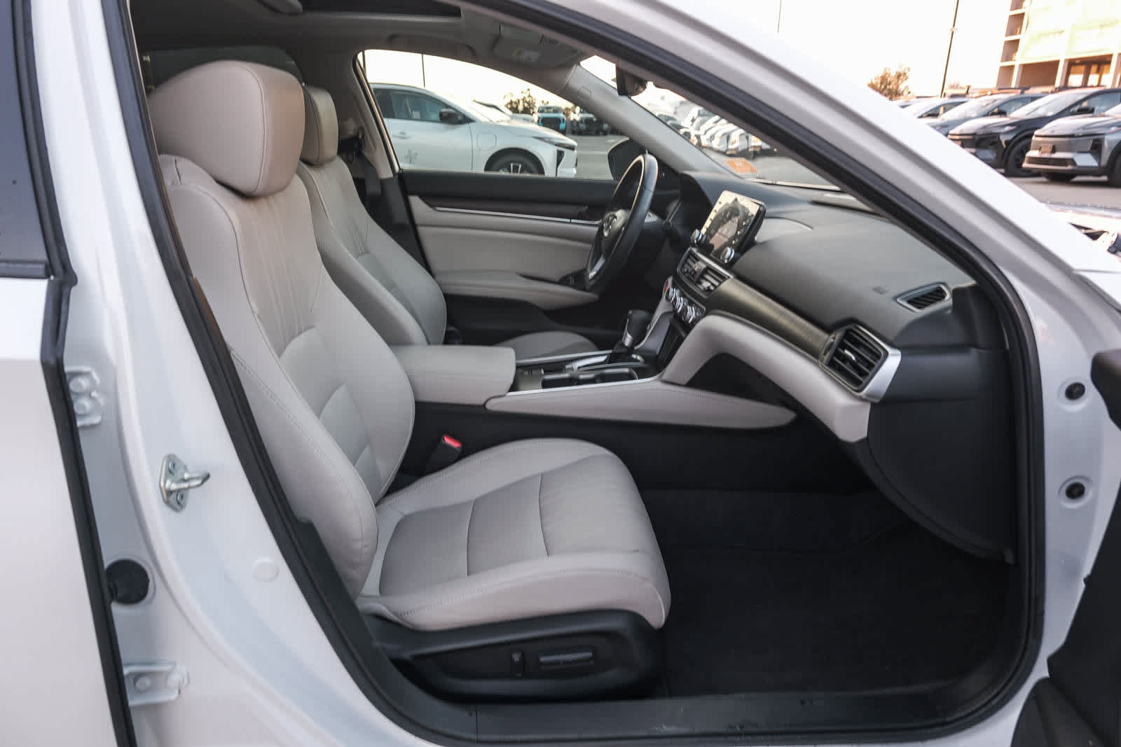 Used 2020 Honda Accord EX-L image 17