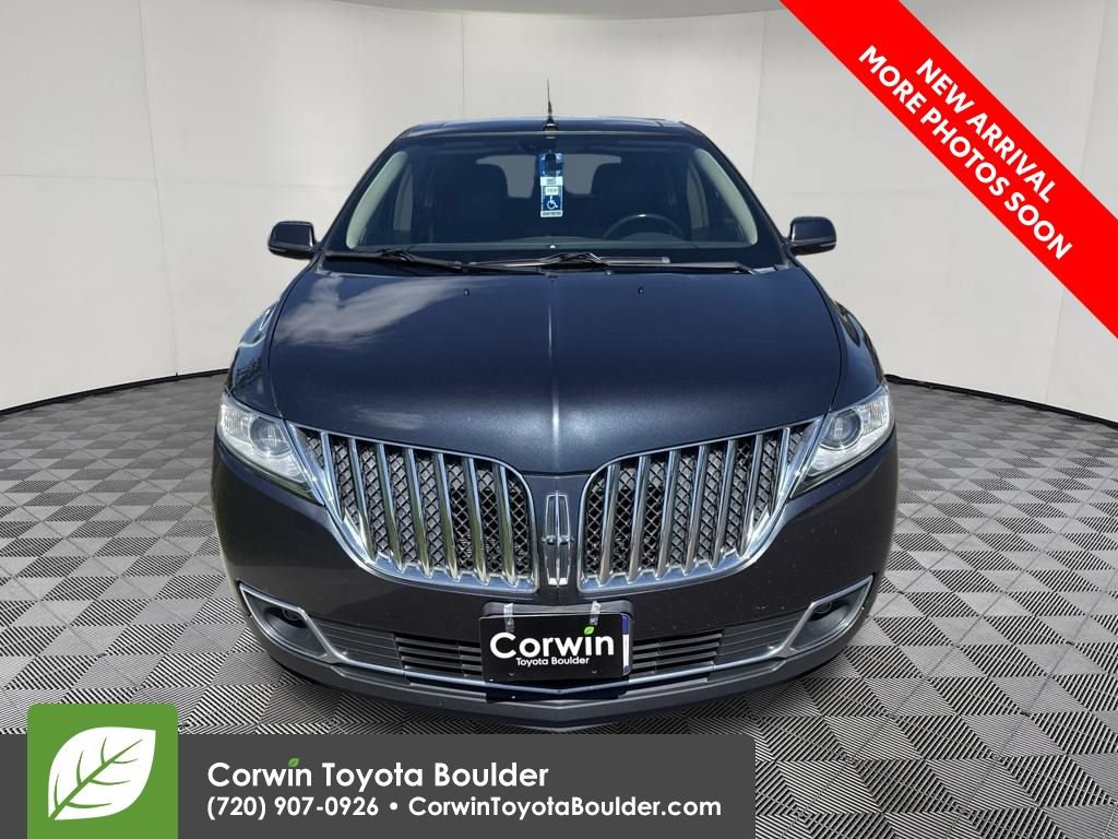 Used 2013 Lincoln MKX AWD image 2