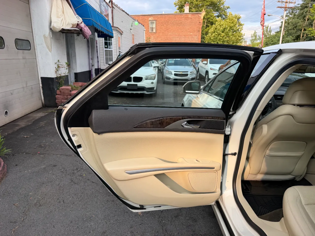 Used 2013 Lincoln MKZ FWD image 29