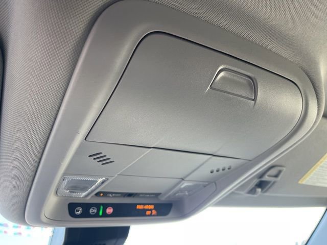 Used 2024 GMC Terrain SLE FWD image 28