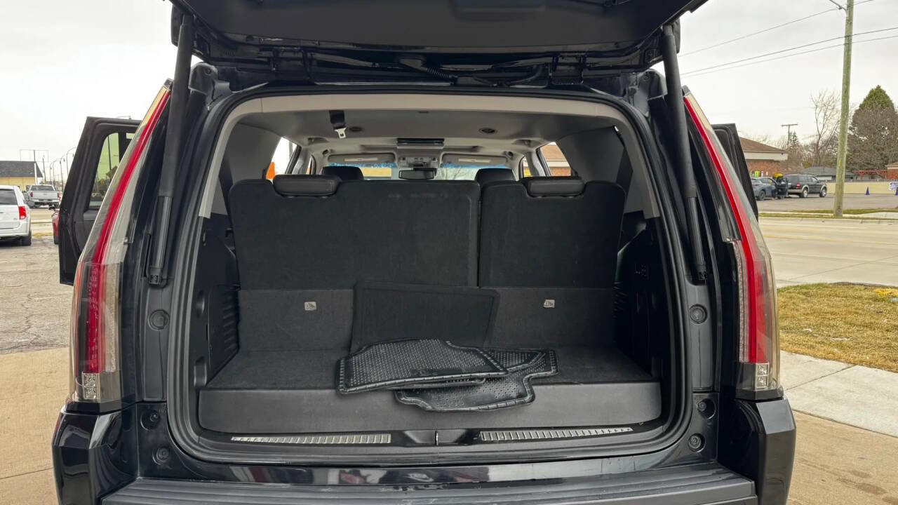 Used 2016 Cadillac Escalade Luxury image 18