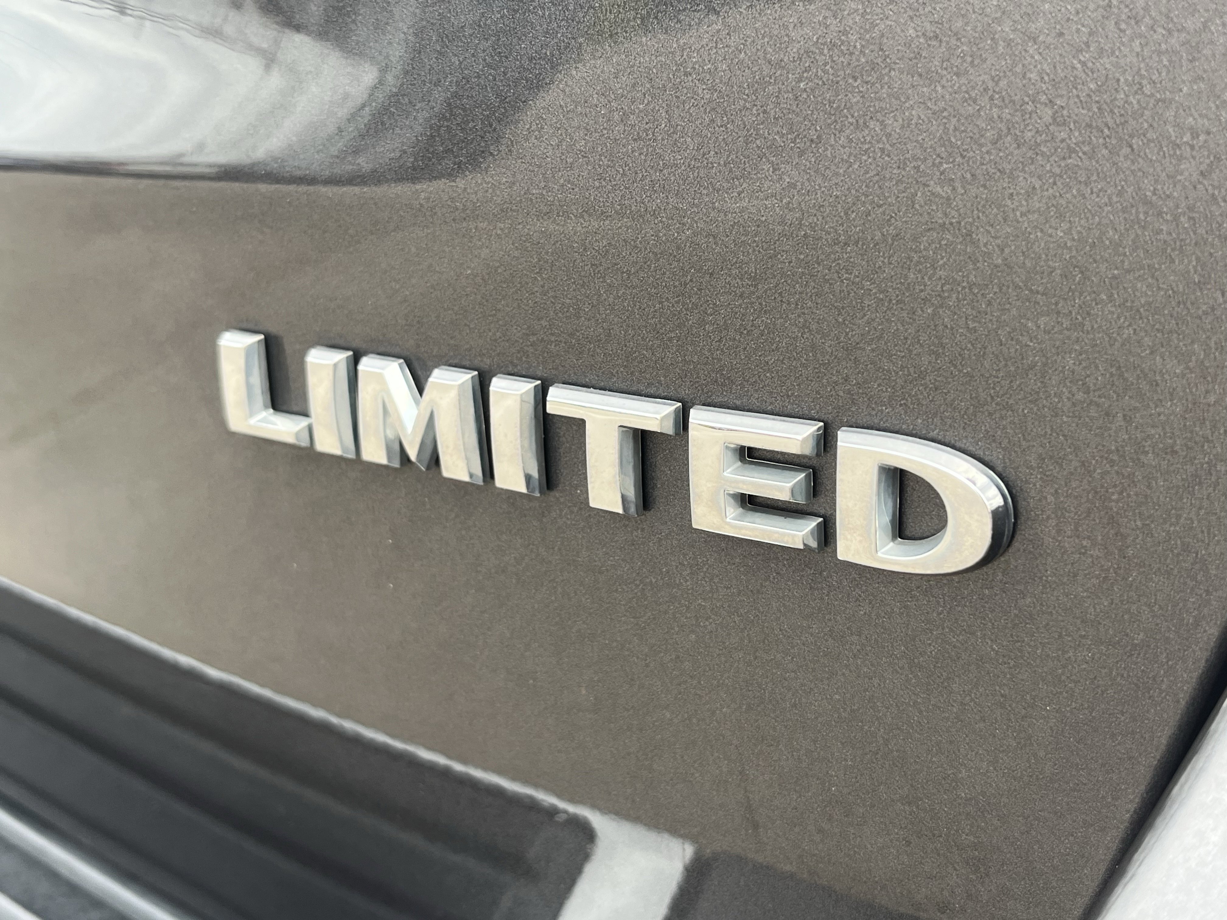 Used 2018 Jeep Grand Cherokee Limited AWD/4WD image 29