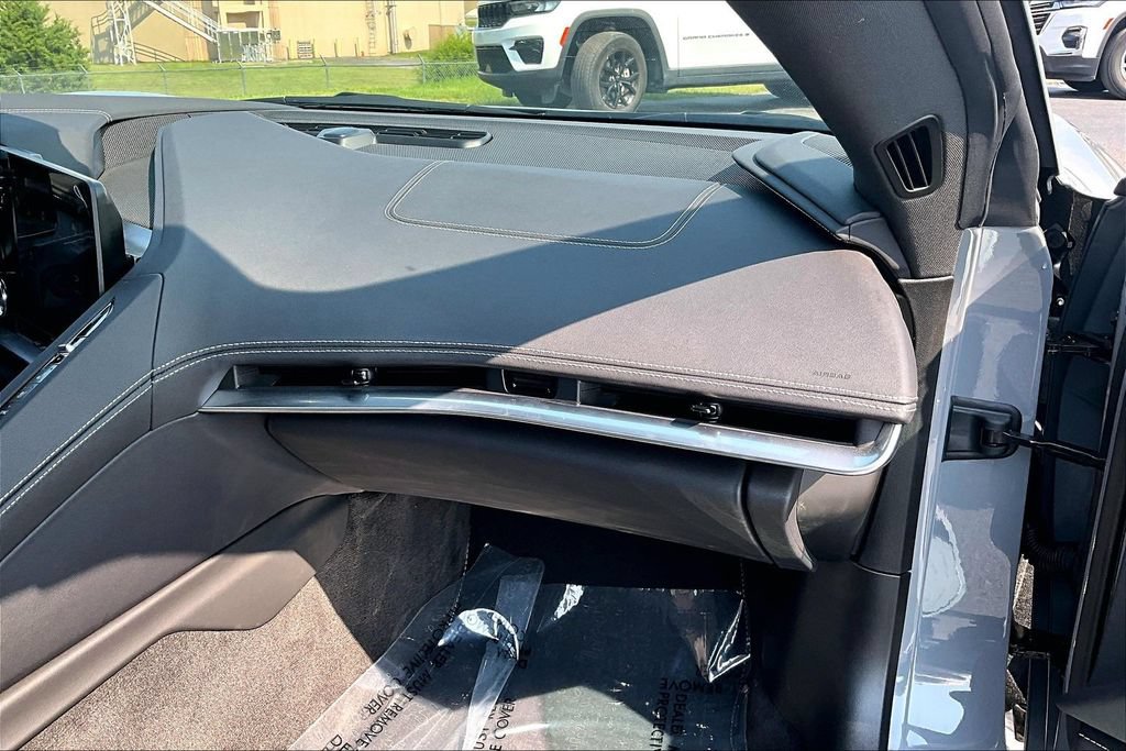 Used 2025 Chevrolet Corvette Stingray Preferred Conv w/ Z51 Performance Package RWD image 26