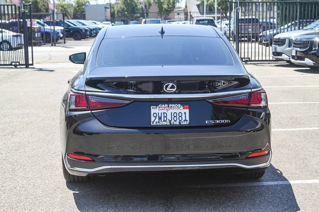 Used 2025 Lexus ES 300h w/ Premium Package FWD image 9