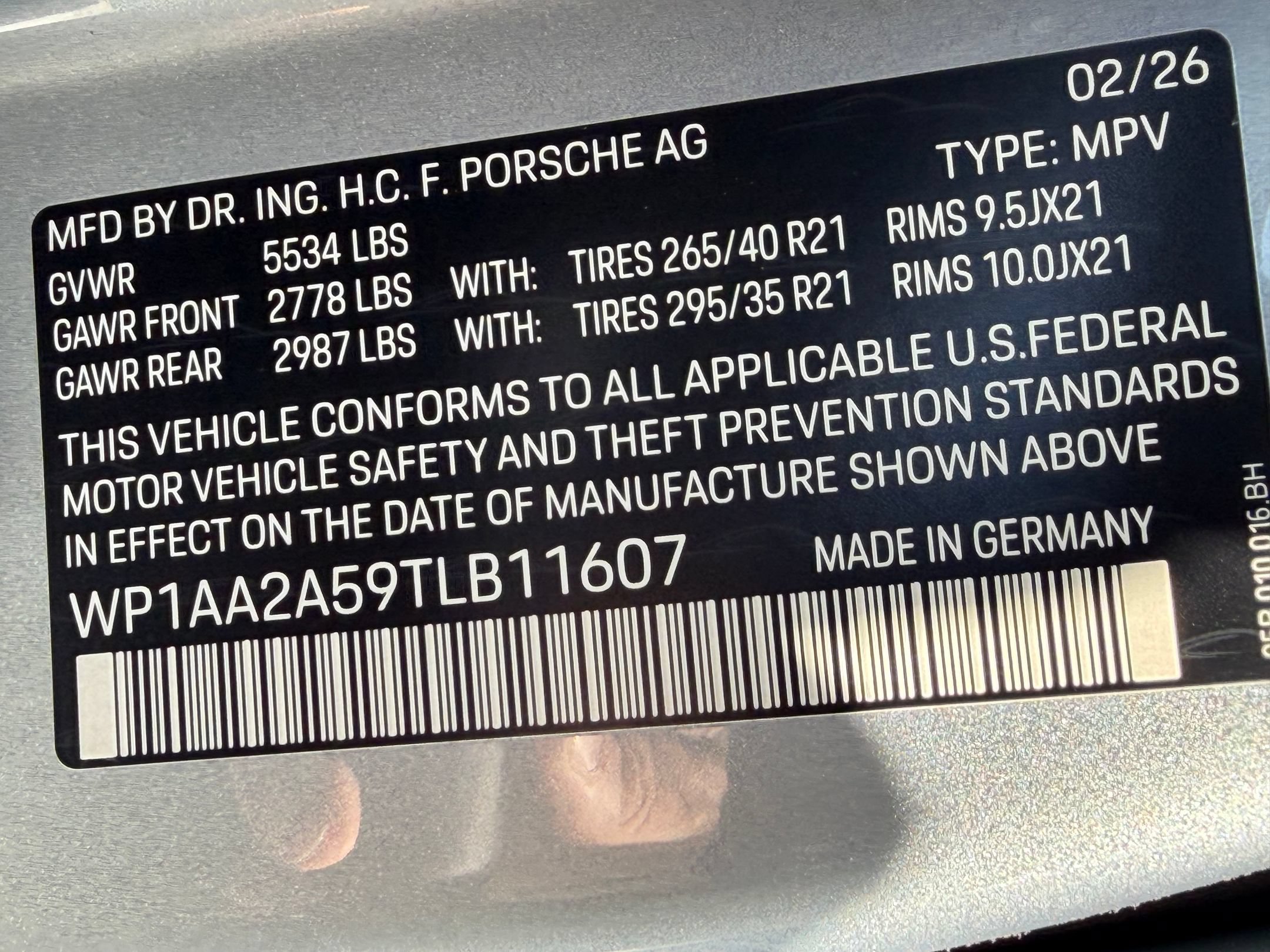 Used 2026 Porsche Macan AWD/4WD image 34