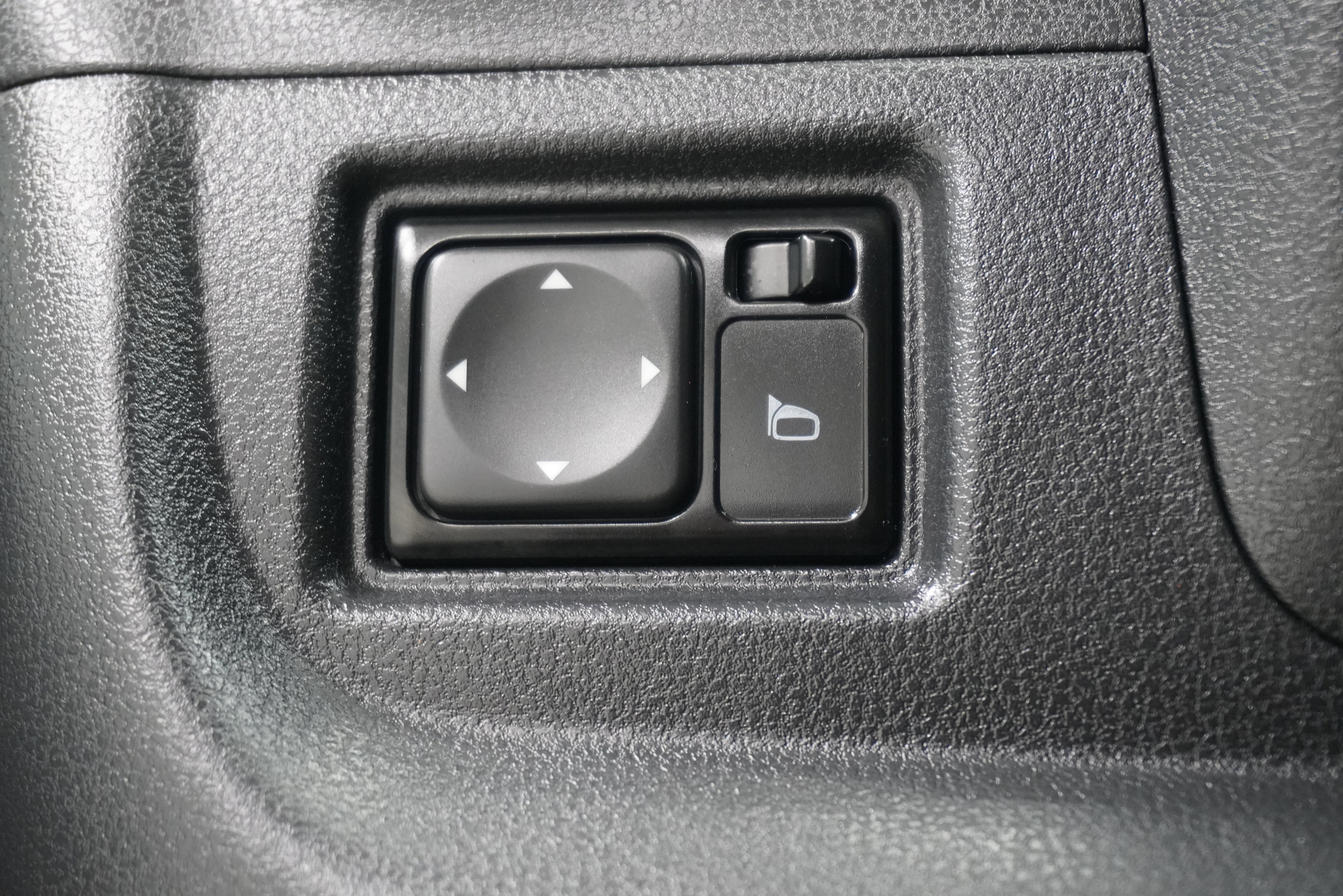 Used 2018 Nissan Versa Note SV image 18