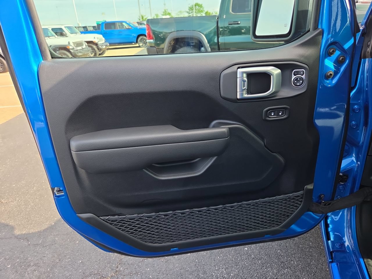 New 2026 Jeep Gladiator Sport AWD/4WD image 18