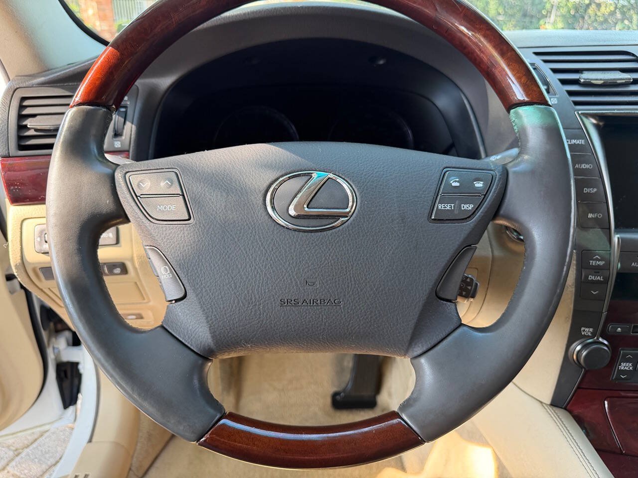 Used 2009 Lexus LS 460 w/ Comfort Pkg RWD image 20
