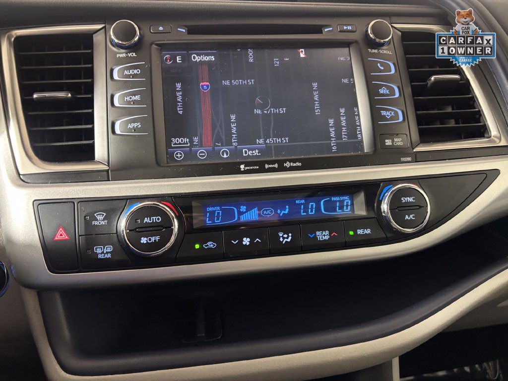 Used 2019 Toyota Highlander XLE AWD/4WD image 20