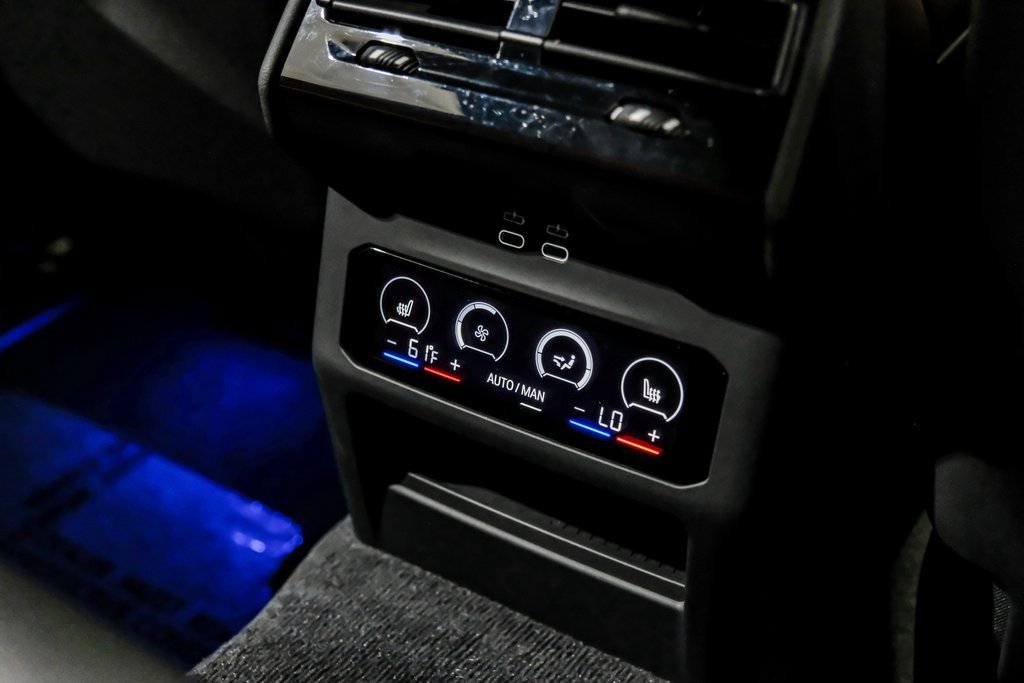 Used 2025 BMW M5 w/ Carbon Package image 39