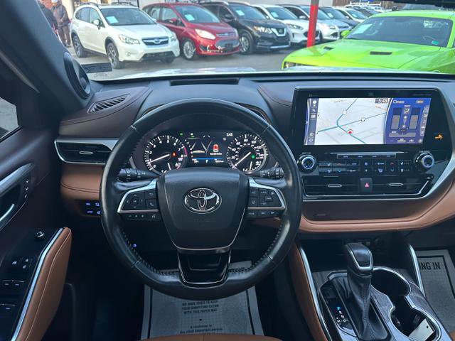 Used 2021 Toyota Highlander Platinum AWD/4WD image 24