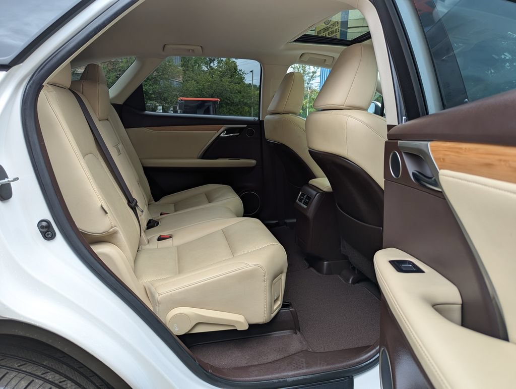 Used 2020 Lexus RX 350L Premium w/ Premium Package AWD/4WD image 37