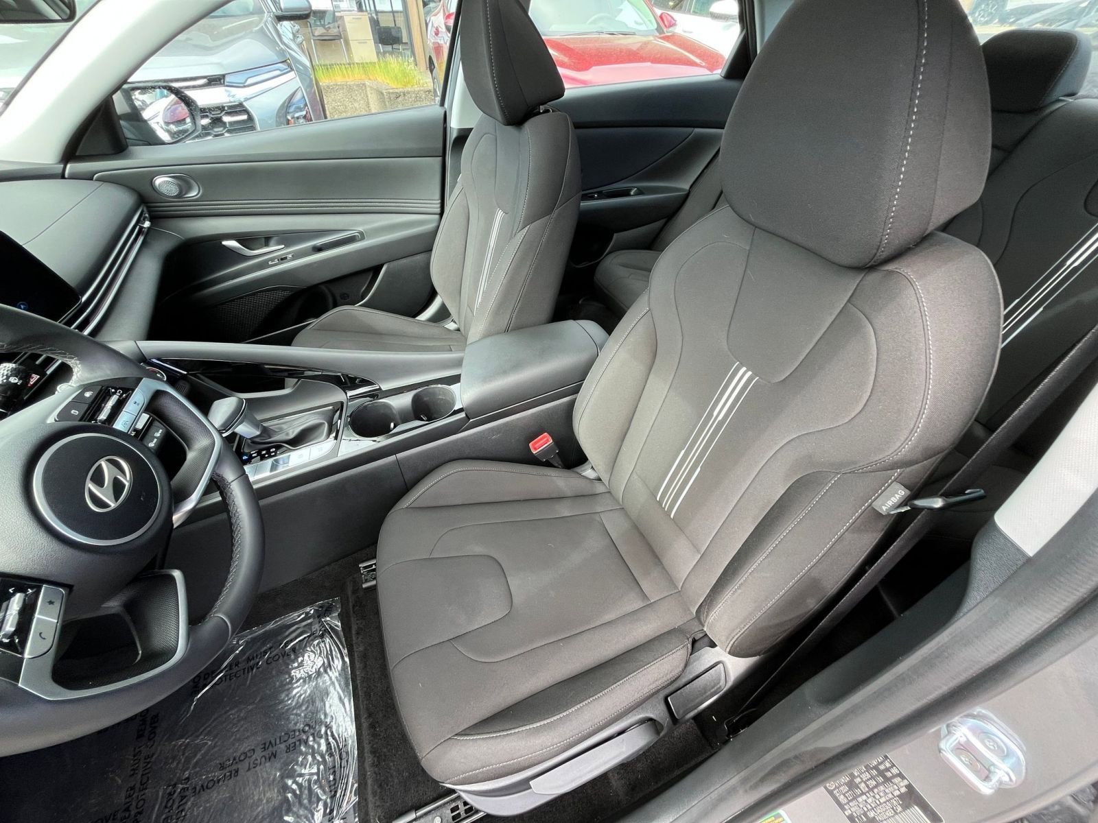 Used 2025 Hyundai Elantra SEL FWD image 29