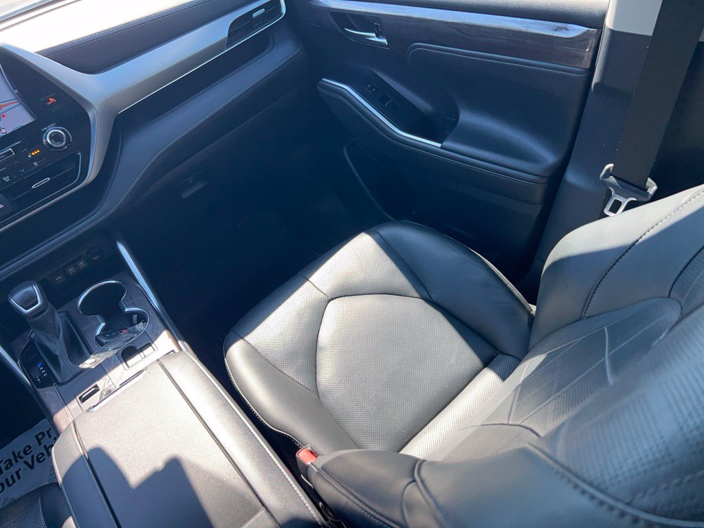 Used 2021 Toyota Highlander Platinum AWD/4WD image 11