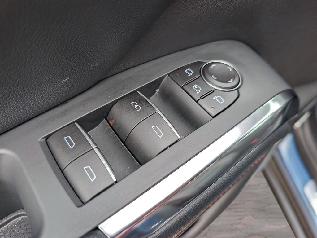 Used 2025 Chevrolet Traverse RS w/ LPO, Floor Liner Package image 15