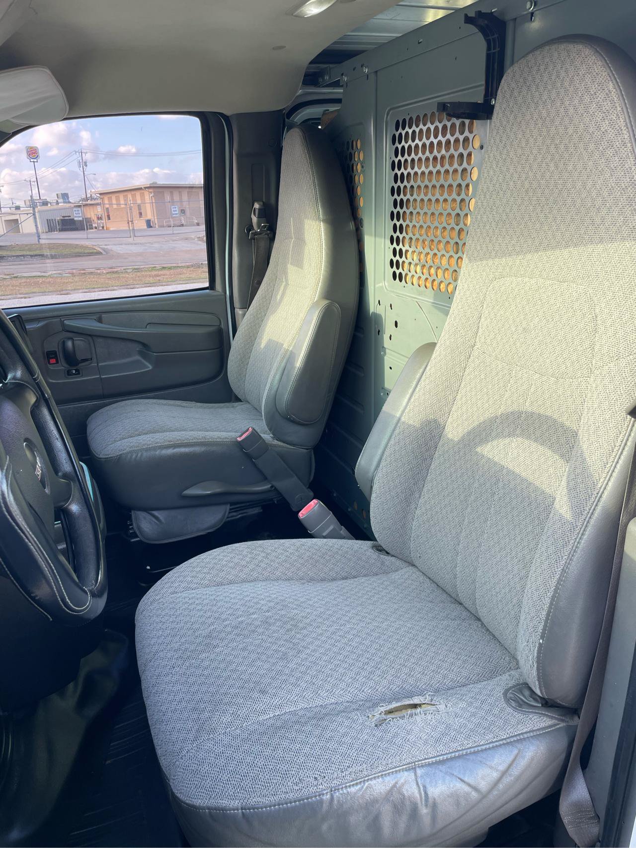 Used 2014 GMC Savana 2500 RWD image 13