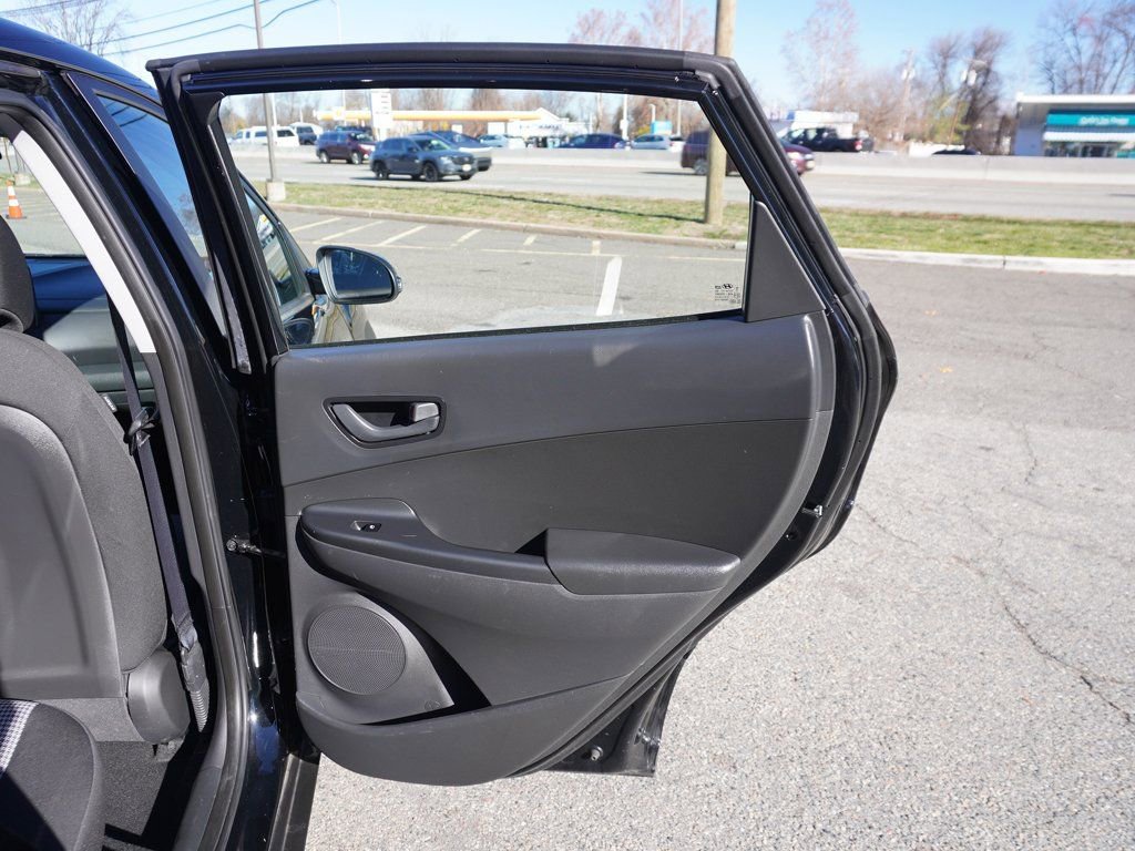 Used 2023 Hyundai Kona SE w/ Cargo Package image 23