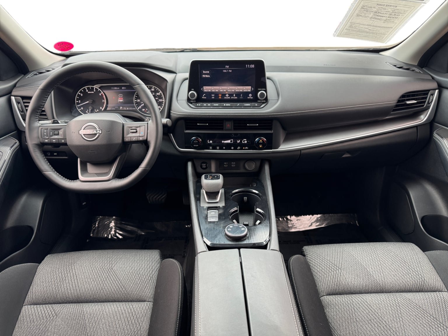 Used 2025 Nissan Rogue SV AWD/4WD image 12