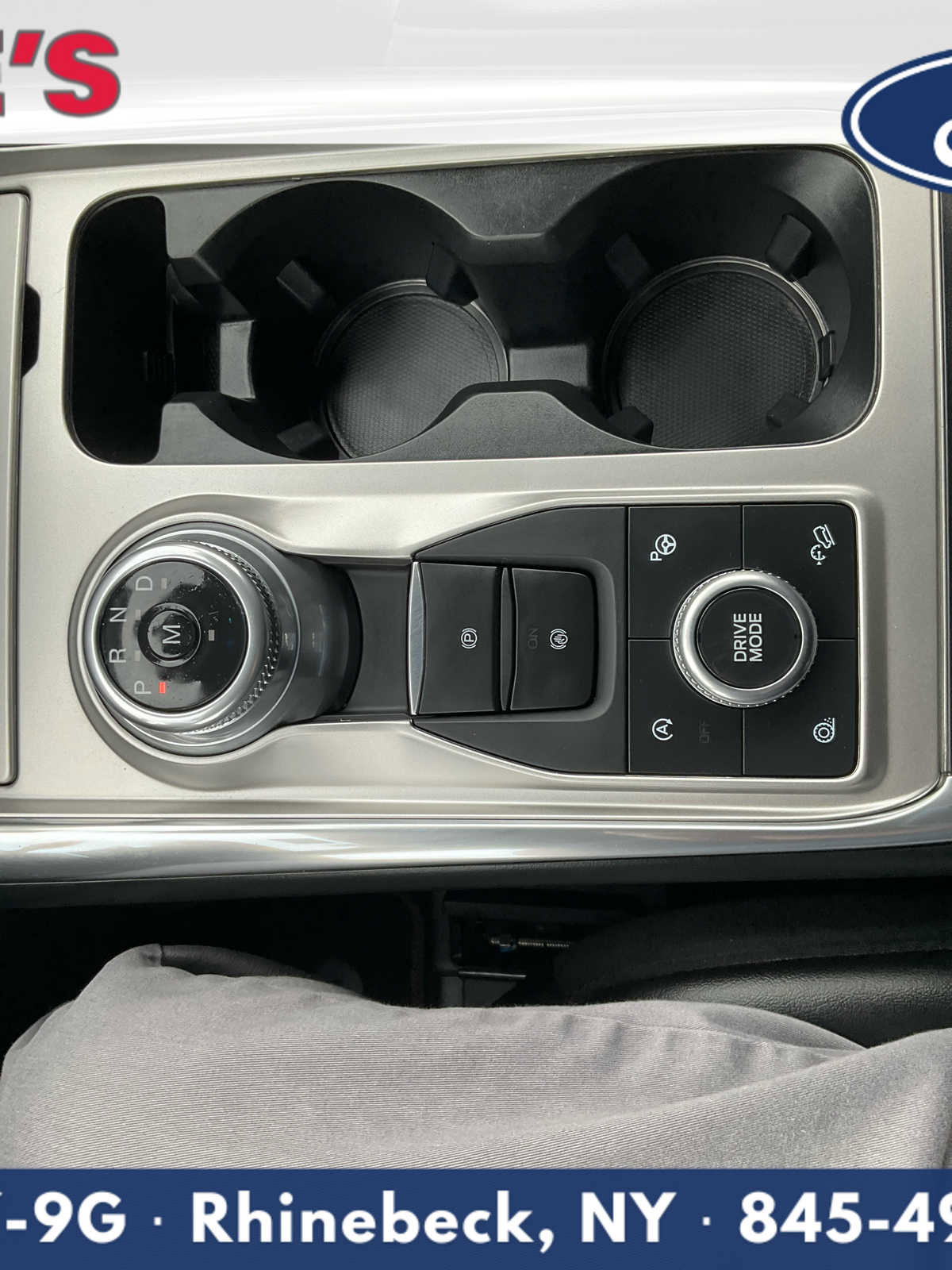 Used 2020 Ford Explorer Platinum w/ Premium Technology Package image 28