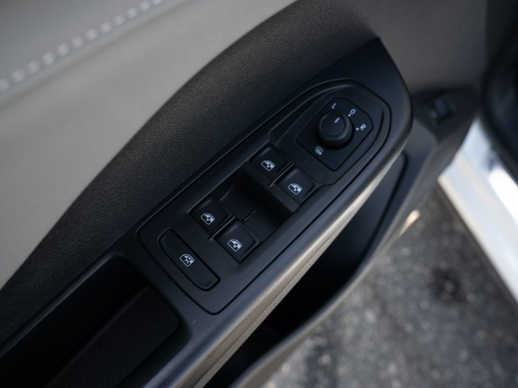 Certified 2023 Volkswagen Taos S FWD image 16