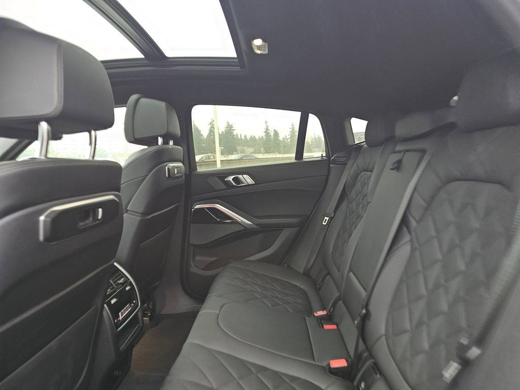 Used 2024 BMW X6 xDrive40i image 19