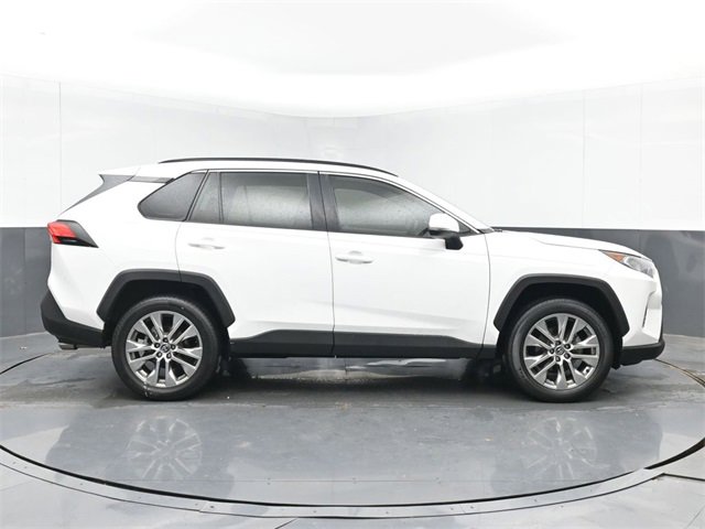 Used 2020 Toyota RAV4 XLE Premium image 10