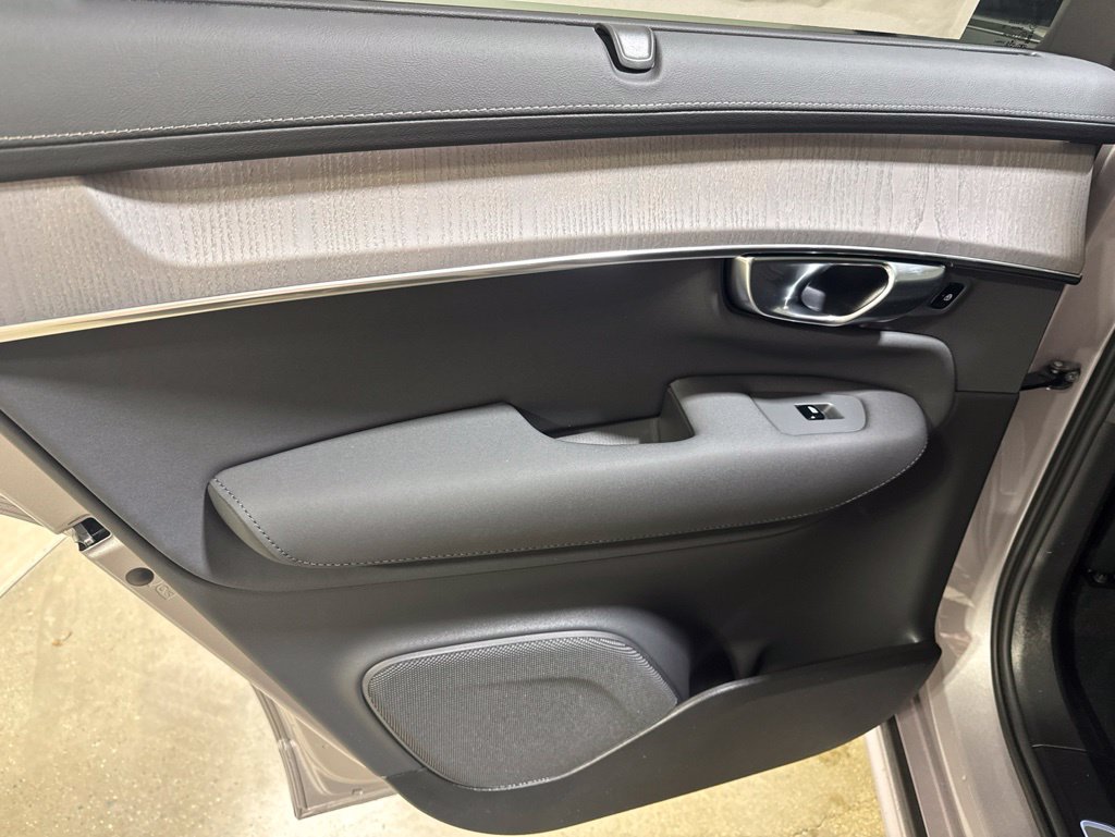New 2026 Volvo XC90 B6 Ultra w/ Protection Package AWD/4WD image 19
