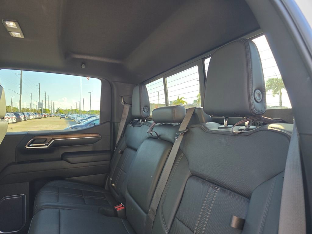 Used 2022 Chevrolet Silverado 1500 High Country w/ High Country Premium Package image 16