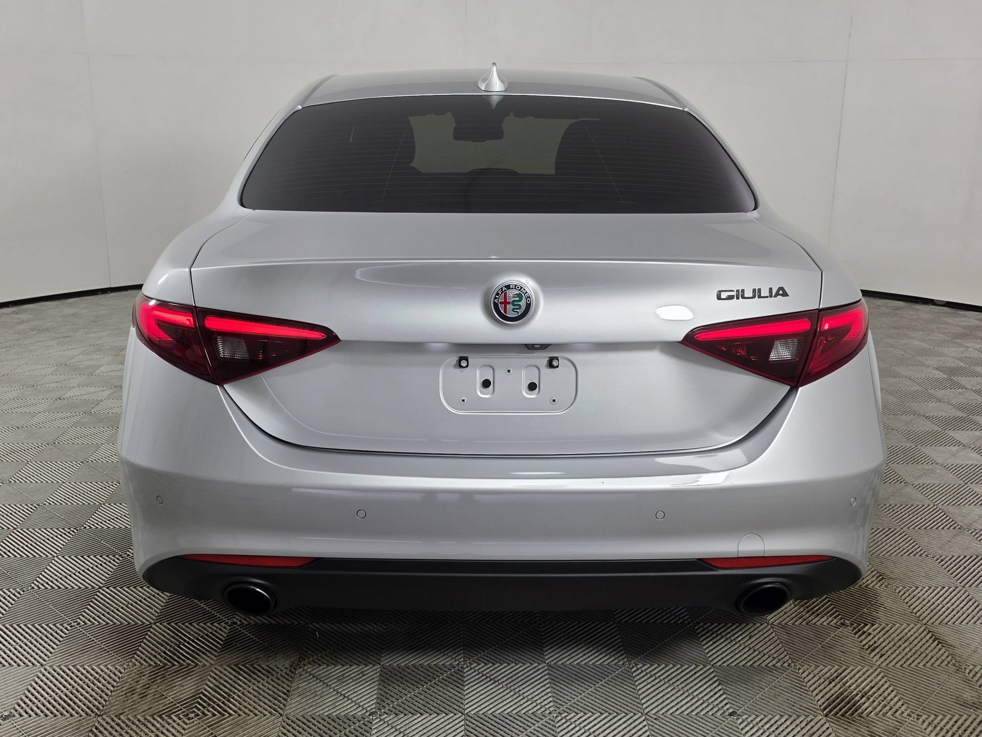 Used 2020 Alfa Romeo Giulia Ti w/ Nero Edizione RWD image 6