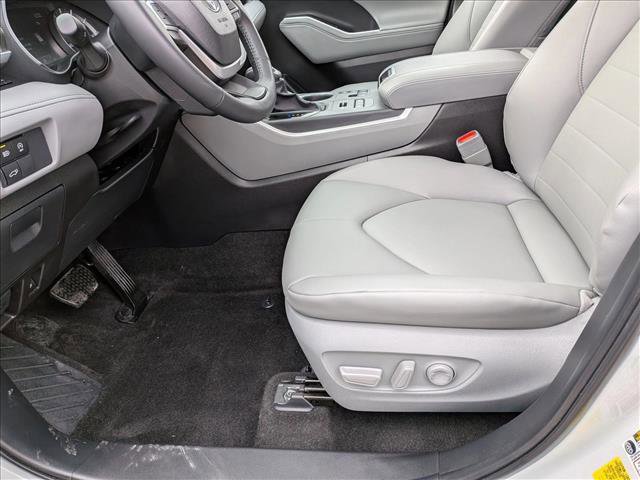 Certified 2026 Toyota Highlander XLE image 15