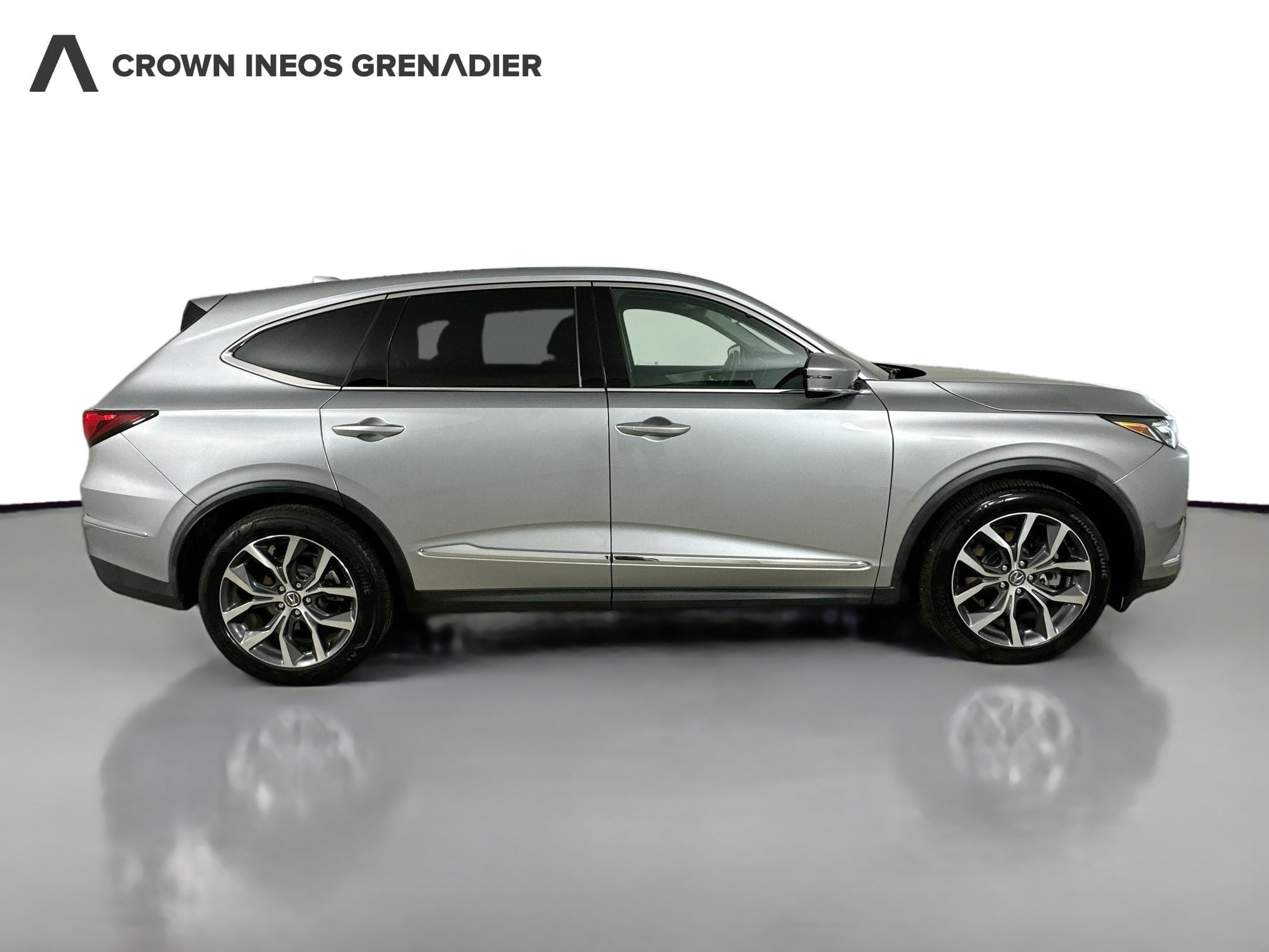 Used 2023 Acura MDX w/ Technology Package FWD image 4
