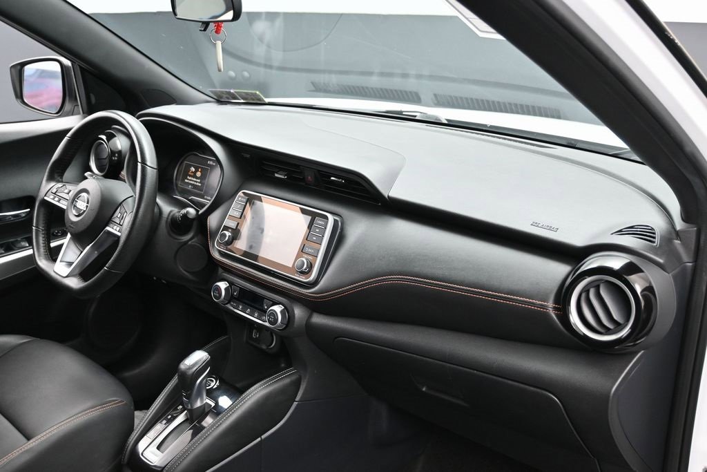 Used 2020 Nissan Kicks SR w/ SR Premium Package image 32
