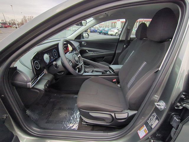 Used 2024 Hyundai Elantra SEL image 8