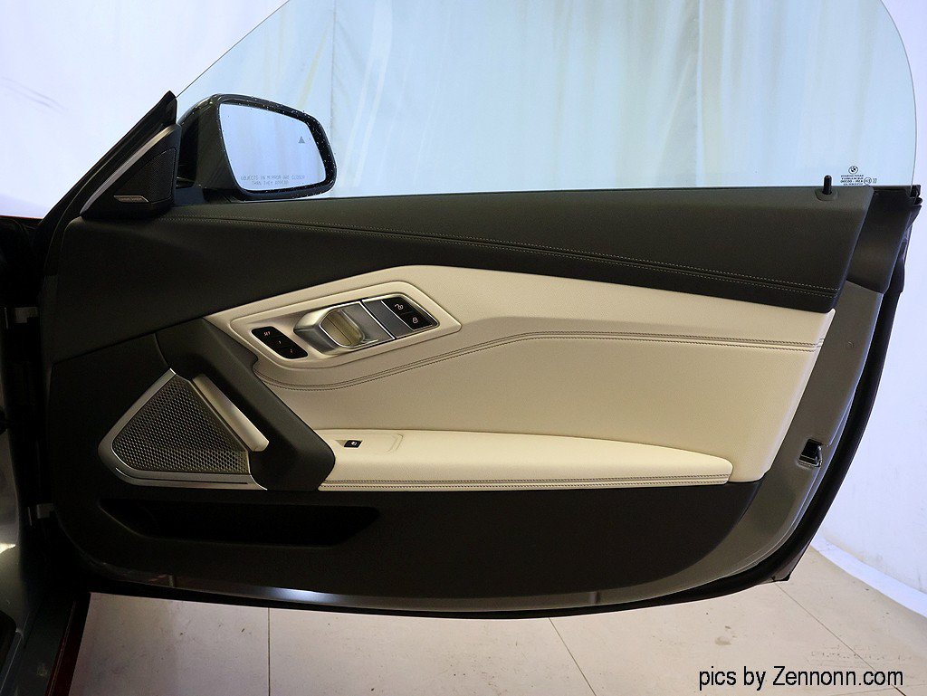 Used 2024 BMW Z4 M40i w/ Premium Package RWD image 29