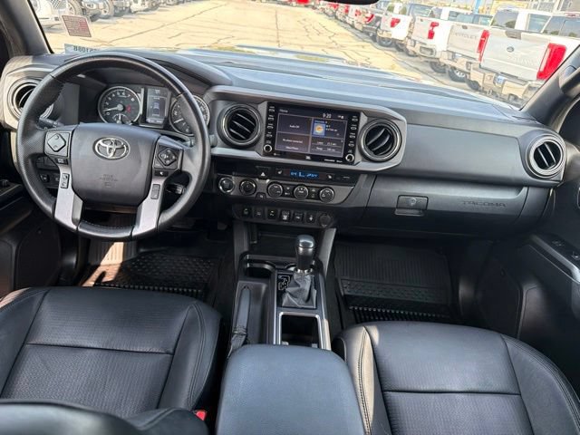 Used 2022 Toyota Tacoma TRD Sport w/ TRD Premium Sport Package AWD/4WD image 22