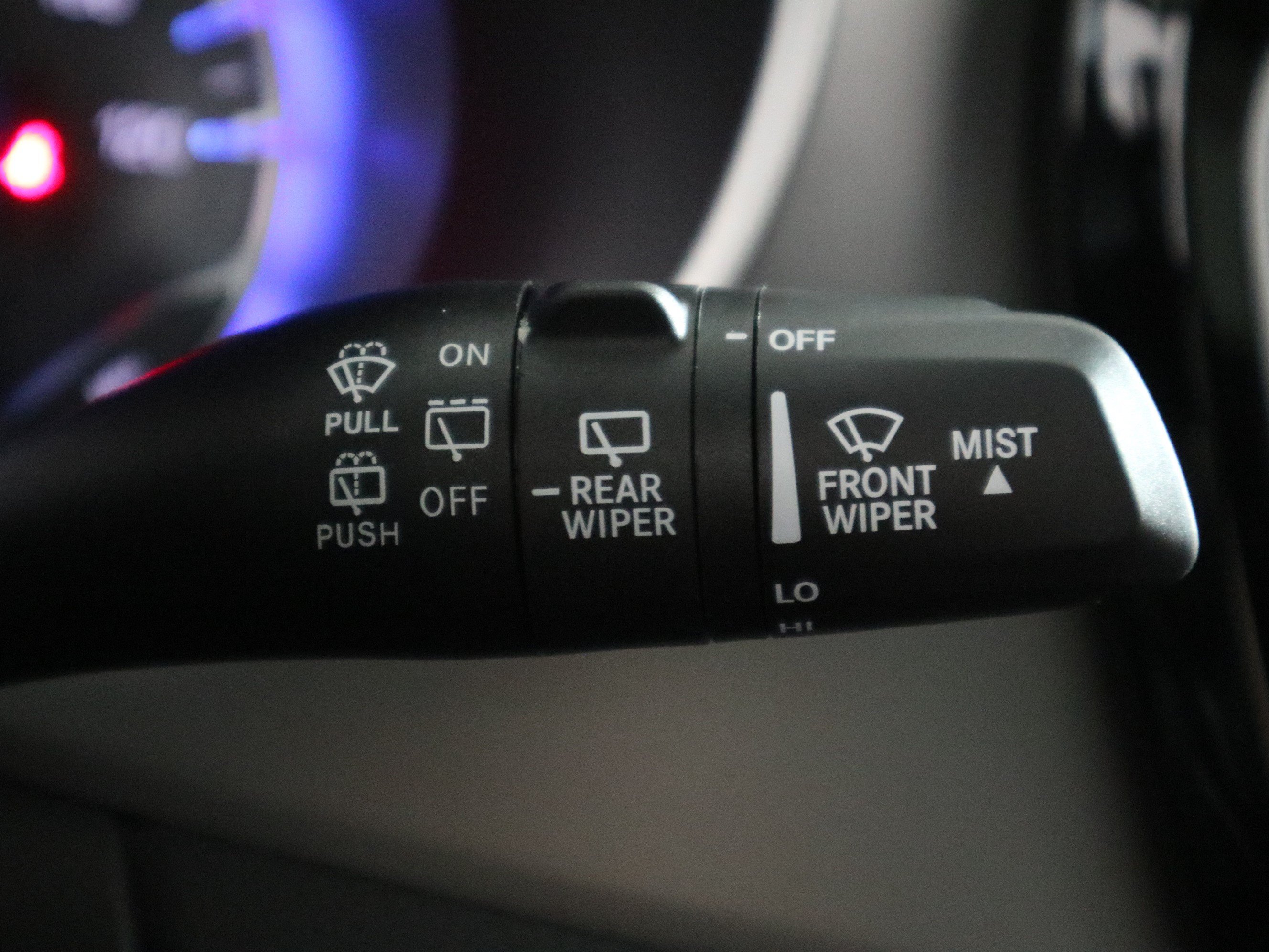 New 2027 Chrysler Pacifica Limited FWD image 32
